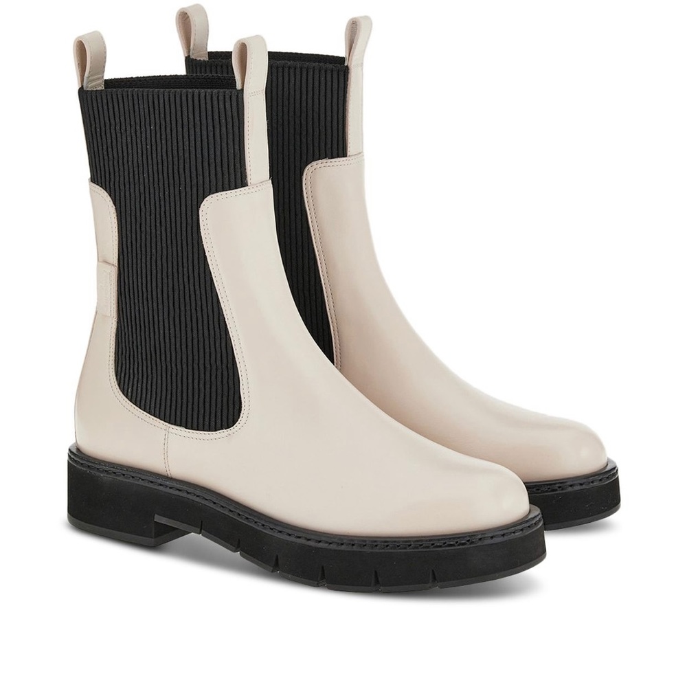 NIB SALVATORE FERRAGAMO Women’s Lug Sole Boots